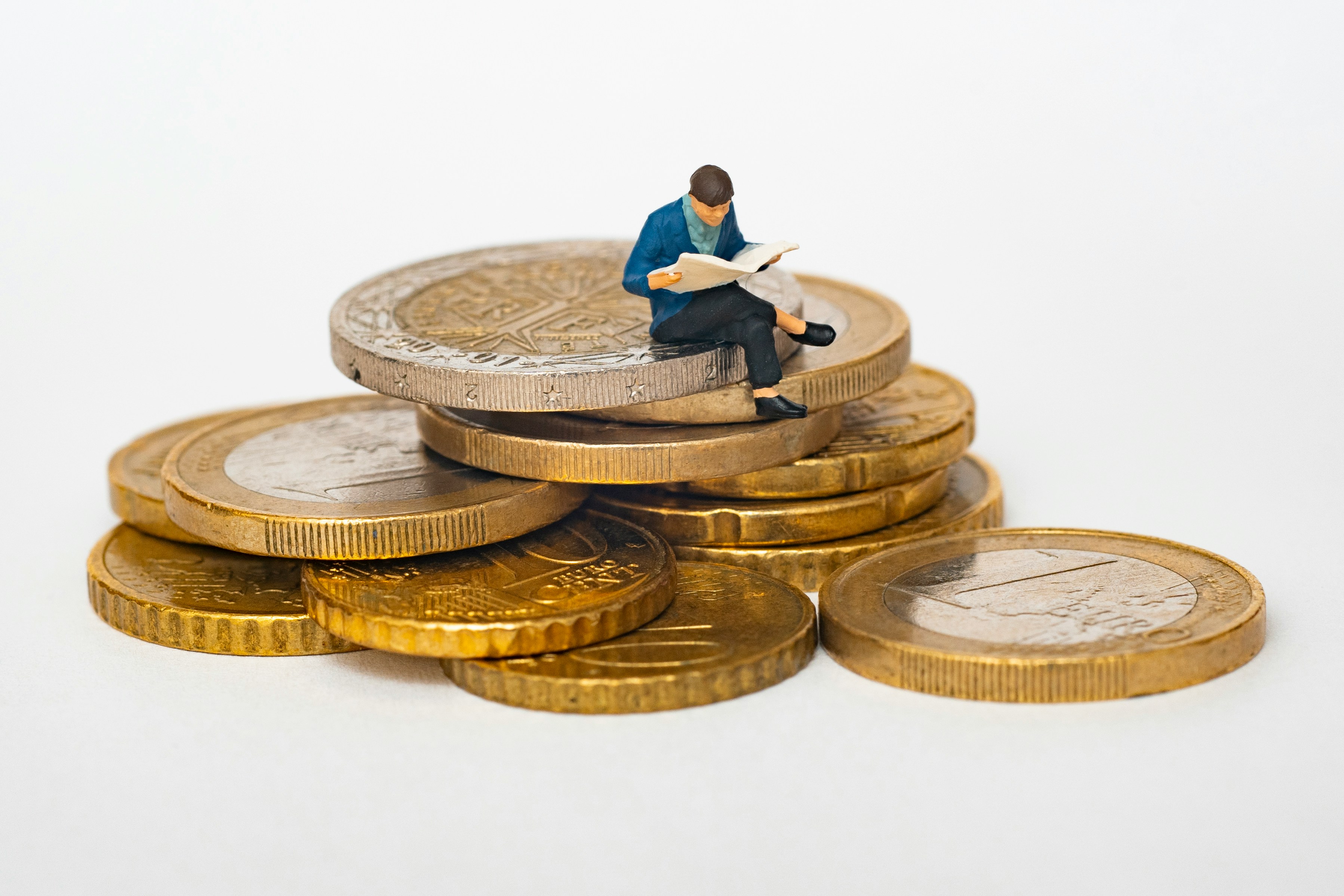From innovation to impact: the role of science and technology in economic growth